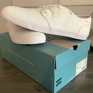 TOMS Men's Carlo Sneaker in White Canvas